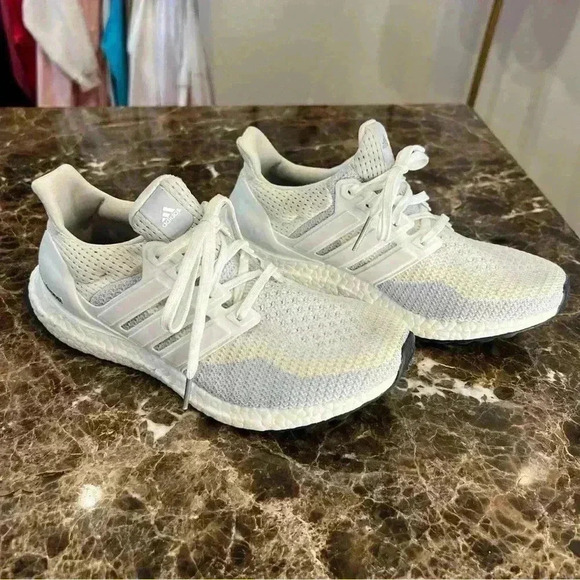 ADIDAS Ultra Boost 2.0 Gradient SIZE 7.5 Rare - Picture 3 of 7
